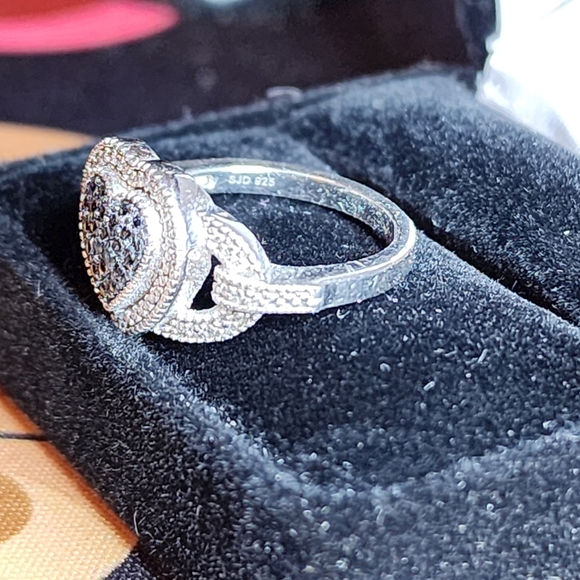 Kay Jewelers Genuine Blue Diamond Heart Ring - Picture 5 of 9